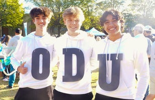 Students with O D U on their shirts.
